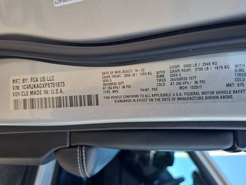 Used 2023 Jeep Grand Cherokee L Laredo image 42