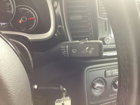 Used 2016 Volkswagen Beetle 1.8T SE image 16