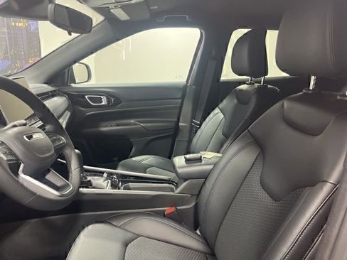 New 2026 Jeep Compass Latitude image 8