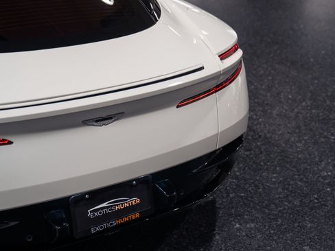 Used 2018 Aston Martin DB11 V12 RWD image 19