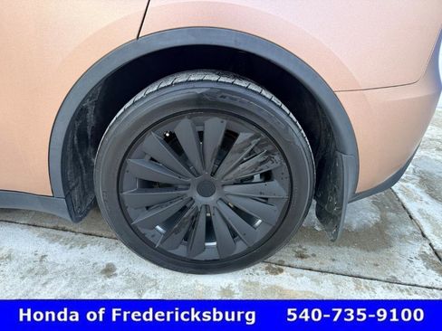 Used 2021 Tesla Model Y Long Range image 11