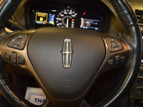 Used 2013 Lincoln MKX AWD image 18