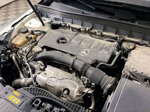 Used 2021 Mercedes-Benz GLB 250 4MATIC image 34