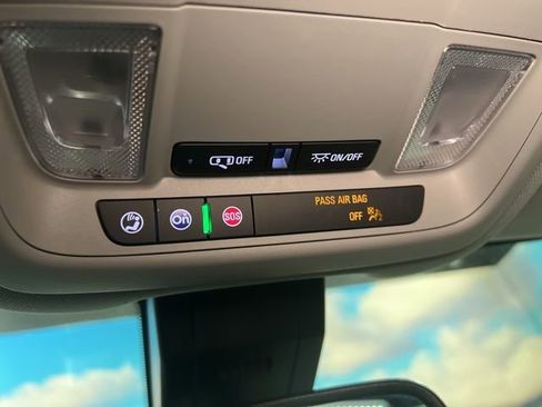 Used 2024 GMC Terrain SLT image 43