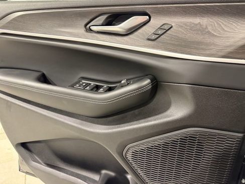 New 2025 Jeep Grand Cherokee Limited image 30