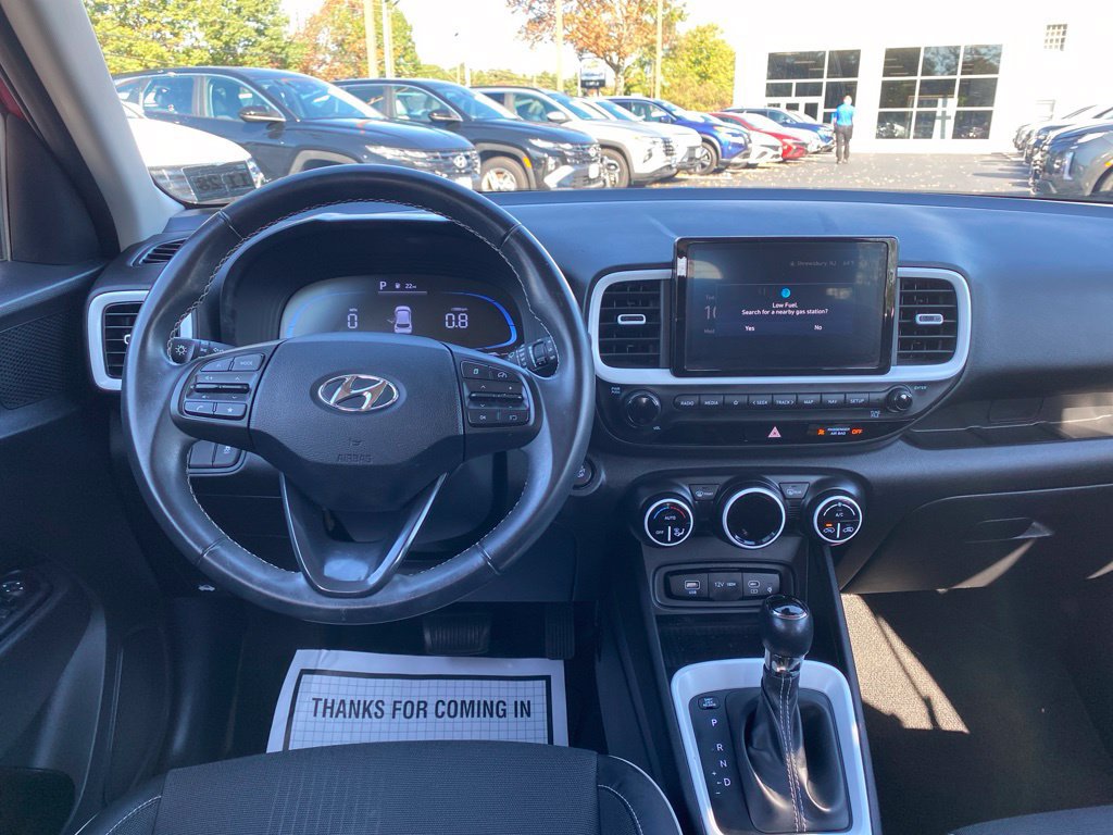 Certified 2024 Hyundai Venue Limited FWD image 10