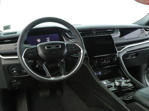 Used 2023 Jeep Grand Cherokee Trailhawk w/ Luxury Tech Group III image 2