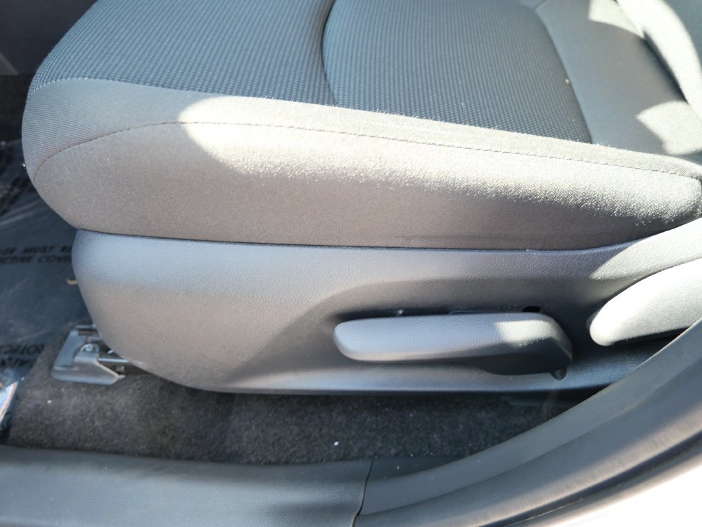 Certified 2025 Toyota RAV4 LE AWD/4WD image 15