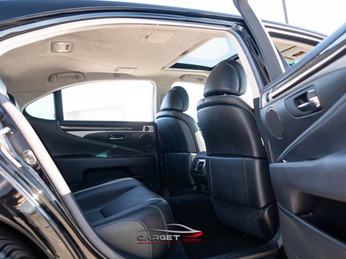 Used 2016 Lexus LS 460 L image 19