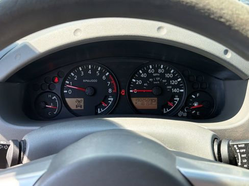 Used 2015 Nissan Frontier SV AWD/4WD image 18