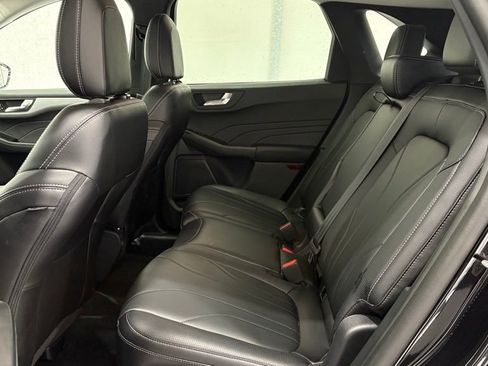 New 2025 Ford Escape SE w/ PHEV Premium Package FWD image 16