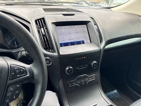 Used 2020 Ford Edge SE FWD image 10