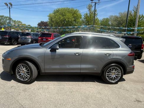 Used 2017 Porsche Cayenne AWD/4WD image 5