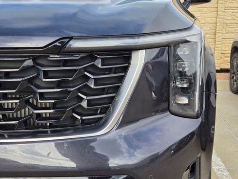 Used 2025 Kia Sorento EX w/ Panoramic Sunroof Package image 17