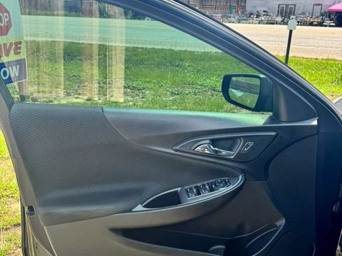 Used 2017 Chevrolet Malibu LS w/ LPO, Convenience Package 1 FWD image 12