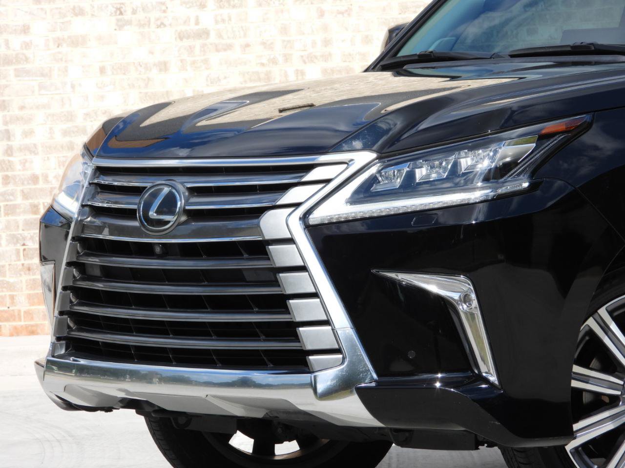 Used 2016 Lexus LX 570 4WD image 7