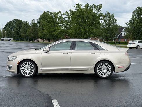 Used 2017 Lincoln MKZ Reserve FWD image 4
