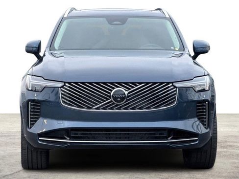 Certified 2025 Volvo XC90 B6 Plus image 12