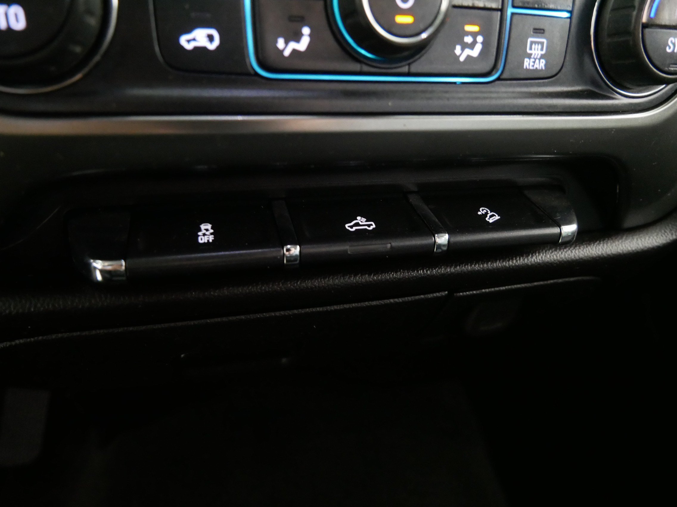 Used 2019 Chevrolet Silverado 1500 LT w/ All Star Edition AWD/4WD image 29