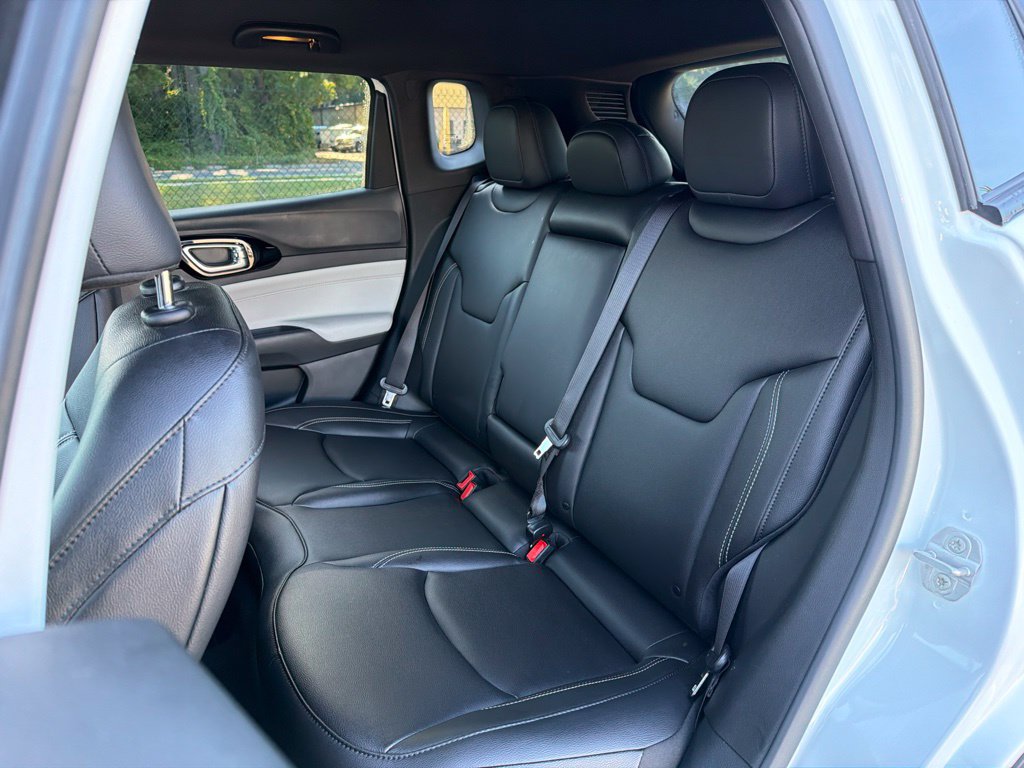 Used 2025 Jeep Compass Limited AWD/4WD image 19