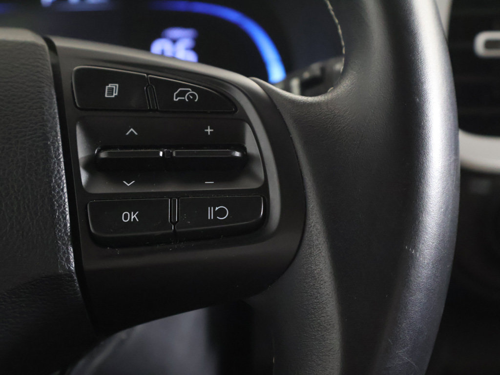 Certified 2023 Hyundai Venue Limited FWD image 36