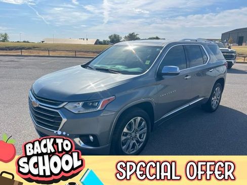 Used 2021 Chevrolet Traverse Premier FWD image 3