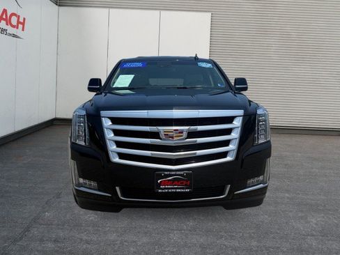 Used 2018 Cadillac Escalade ESV Luxury AWD/4WD image 7