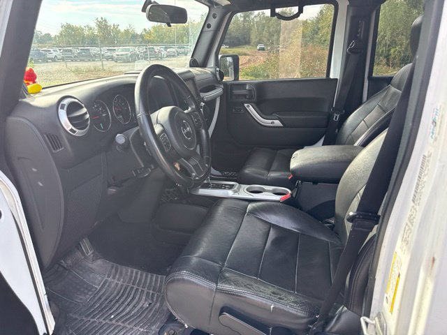 Used 2012 Jeep Wrangler Unlimited Sahara w/ Connectivity Group AWD/4WD image 10