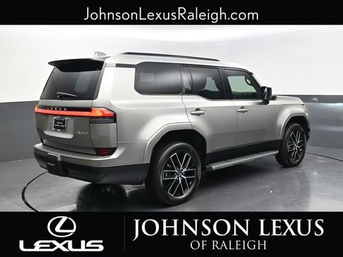 Used 2024 Lexus GX 550 w/ Cold Area Package AWD/4WD image 9