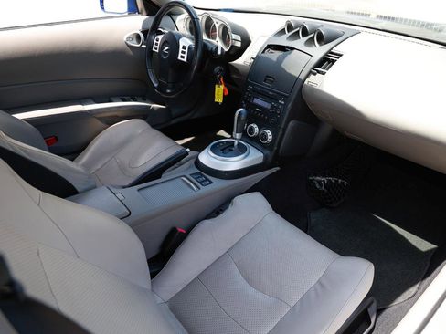 Used 2006 Nissan 350Z Touring w/ (N93) Cargo Convenience Pkg RWD image 12