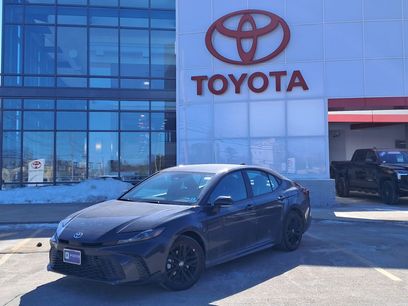 Used 2025 Toyota Camry SE w/ Convenience Package