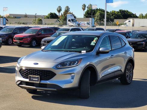 Used 2022 Ford Escape SEL image 9