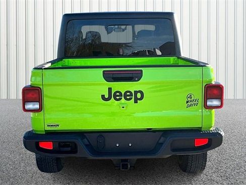 Used 2021 Jeep Gladiator Willys image 4