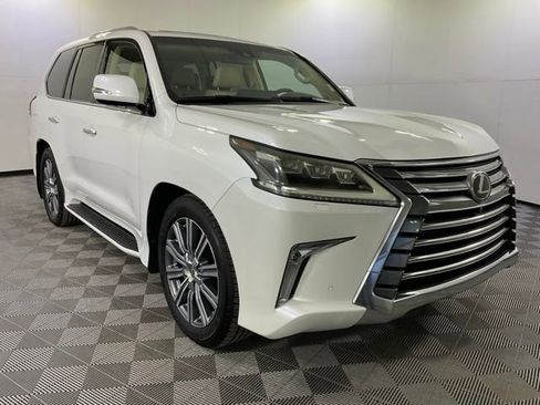 Used 2017 Lexus LX 570 4WD image 3