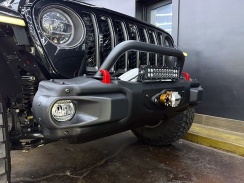 Used 2022 Jeep Gladiator Rubicon w/ LED Lighting Group AWD/4WD image 12