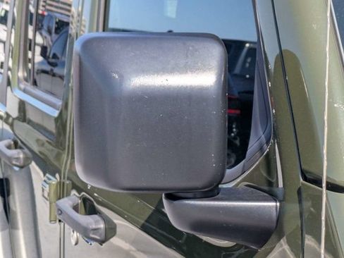 Used 2023 Jeep Wrangler Unlimited Rubicon AWD/4WD image 11