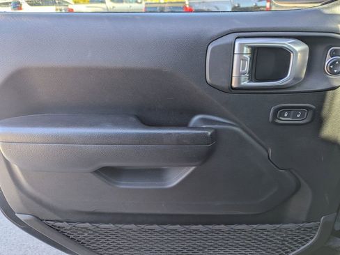 Used 2024 Jeep Wrangler Willys image 23