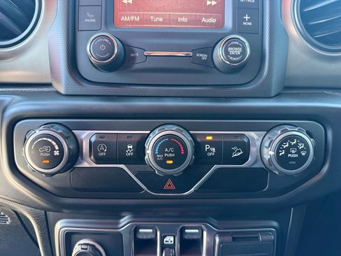 Used 2019 Jeep Wrangler Unlimited Sport S image 15