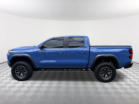 Used 2025 Chevrolet Colorado ZR2 w/ Technology Package AWD/4WD image 8
