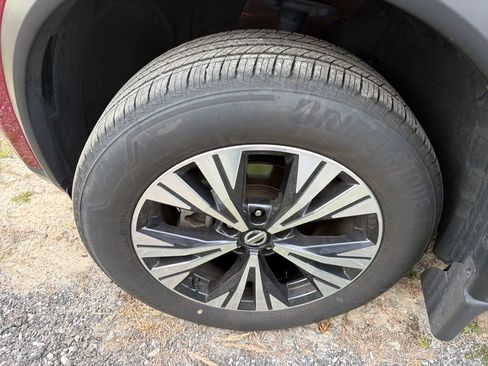 Used 2021 Nissan Rogue SV FWD image 12