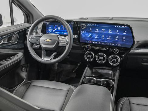 Used 2024 Chevrolet Blazer EV LT AWD/4WD image 28