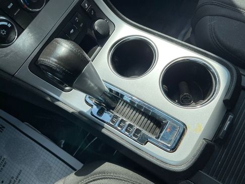 Used 2012 GMC Acadia SLE image 28