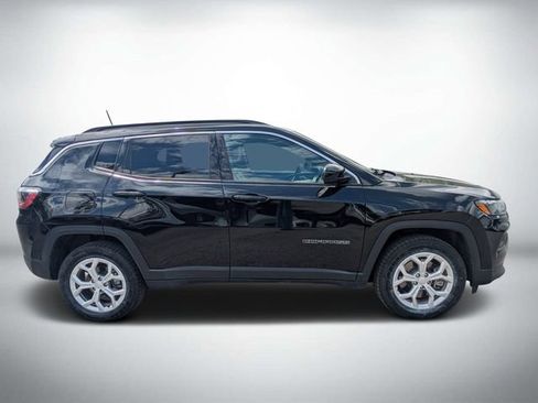 Used 2024 Jeep Compass Latitude AWD/4WD image 3
