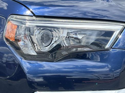 Used 2017 Toyota 4Runner Limited AWD/4WD image 9