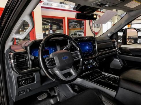 Used 2023 Ford F350 Lariat w/ Lariat Ultimate Package AWD/4WD image 6