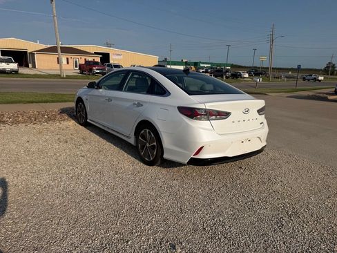 Used 2019 Hyundai Sonata Limited w/ Ultimate Package 02 FWD image 3