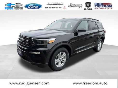 Used 2024 Ford Explorer XLT w/ Equipment Group 202A image 7