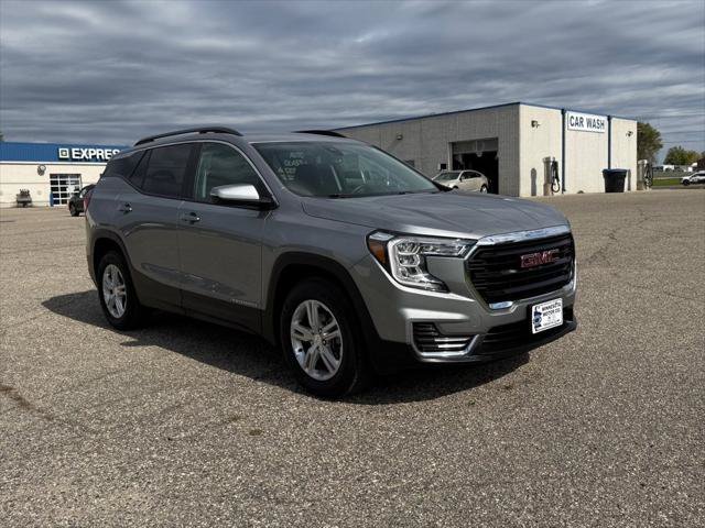 Used 2023 GMC Terrain SLE w/ Driver Convenience Package AWD/4WD image 2