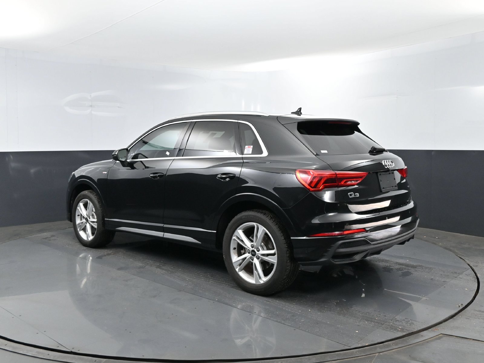 Used 2024 Audi Q3 2.0T Premium Plus AWD/4WD image 23