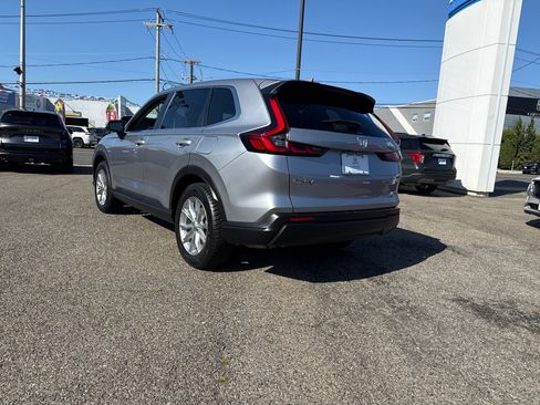 Used 2024 Honda CR-V EX image 3